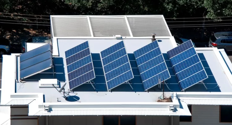 Image for 4 Important Safety Tips to Consider for Rooftop Solar Panels