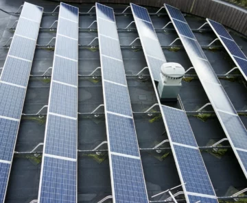 Image for 9 Things to Know for Cleaning Solar Panels After Foggy and Humid Weather